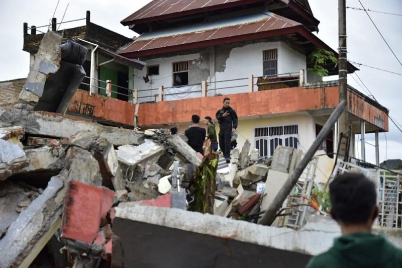 Броят на загиналите при земетресението с магнитуд 6 2 на индонезийския