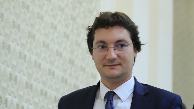 Крум Зарков: Правната стойност на споразумението между властта и протестиращите е съмнителна