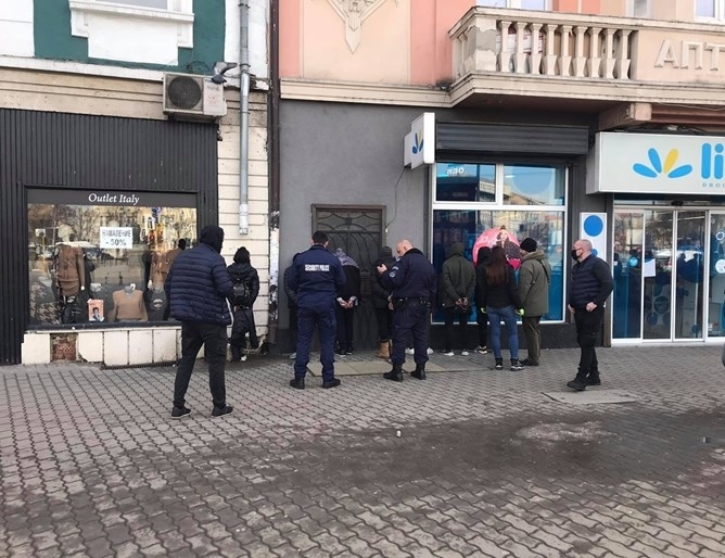 Нелегални емигранти бяха задържани в София при акция на полицията