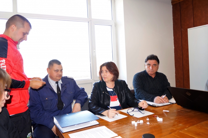 11 фирмени квартални и селски отбори от Мездра Враца Брусен