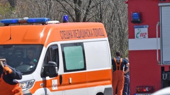 Паднал човек вдигна огнеборци и спешни медици от Берковица накрак