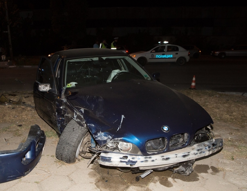 Младеж с BMW e катастрофирал в Монтана тази нощ съобщиха