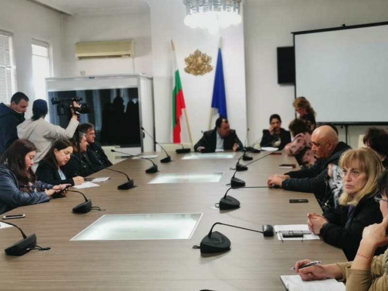 Нови три проби за коронавирус са взети от пациенти във