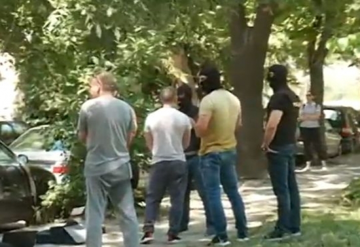 Млад полицай от столичното 4 о Районно управление е задържан при