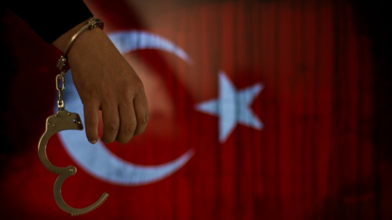 Турските власти арестуваха най малко осем журналисти тази седмица при подновена