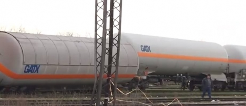 Две цистерни с фосфорна киселина дерайлираха днес в Зайчар но