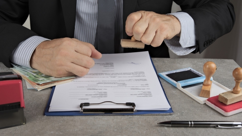 Гръмна нов скандал с кмета на Батак Градоначалникът Петър Паунов