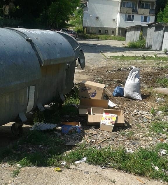 Служители от звено „Инспекторат“ към община Враца санкционираха лице, изхвърлящо