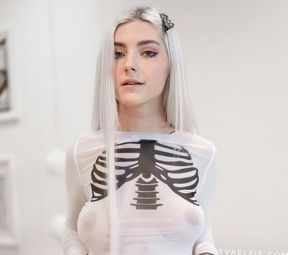 Популярната руска порно звезда Ева Елфи предложи сътрудничество с хокейния