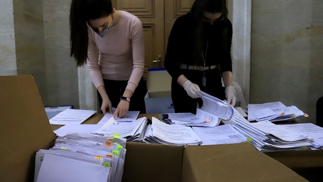 ЦИК публикува резултатите при 100 обработени протоколи Отново няма разместване