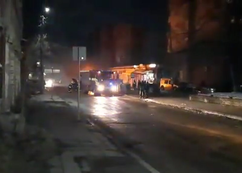 Лек автомобил е избухнал в пламъци в Лом научи агенция