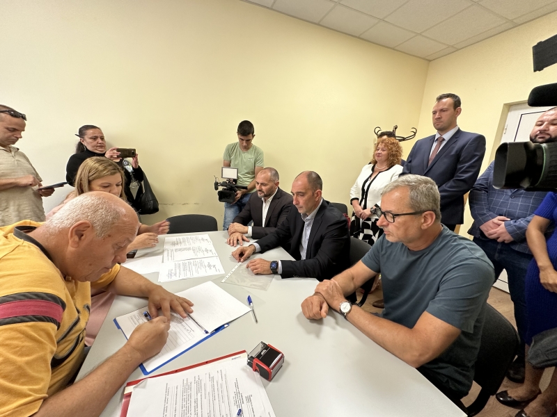ГЕРБ се регистрира в ОИК - Враца за изборите на 29 октомври /снимки/