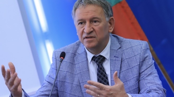 Държавата обмисля как да се стимулира населението на България за