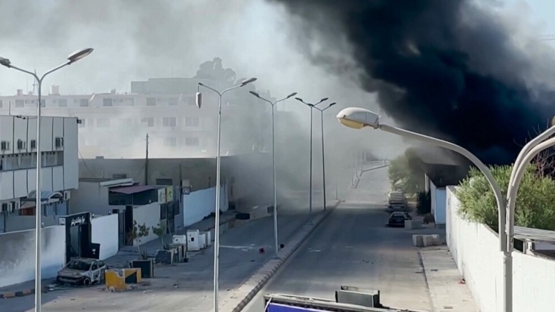 Съперничещи си фракции се сблъскаха в столицата на Либия в