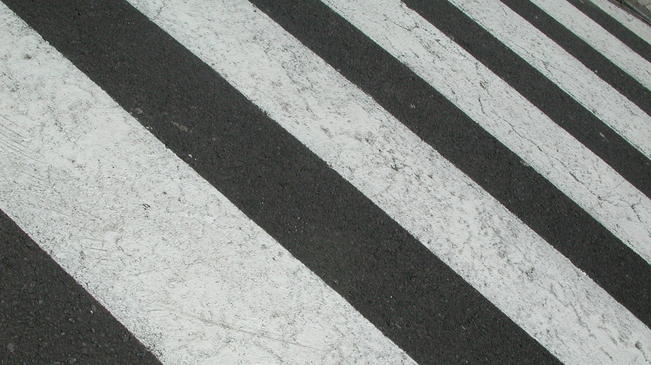 Шофьор блъсна 12 годишно момче и баща му на пешеходна