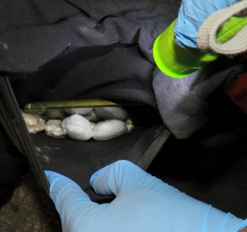 Униформени тарашиха дома на тийнейджът във Видинско откриха много наркотици