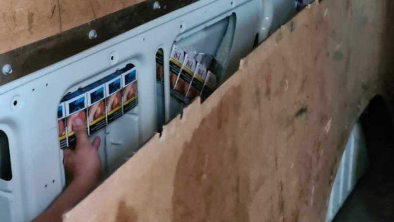 Митнически служители са задържали 56 040 къса 2 802 кутии