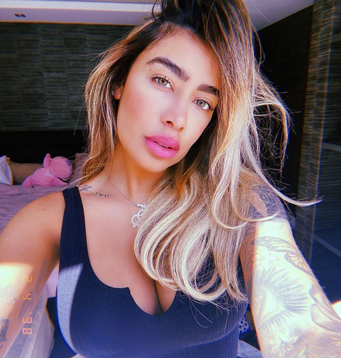 Рафаела знае как да приковава погледите и отново показа че