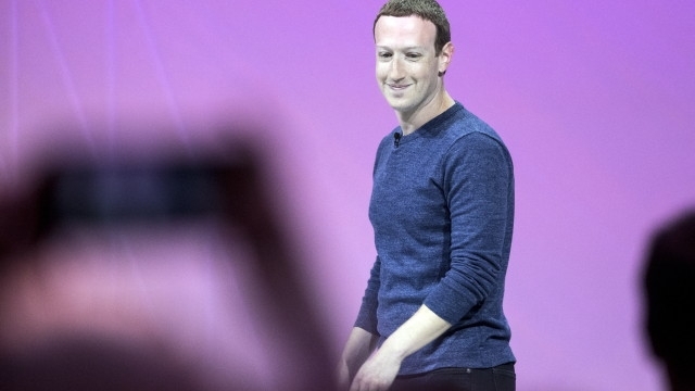Акционери на компанията Фейсбук отново са поискали на годишното събрание