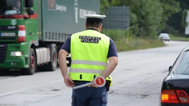 Младеж от село Замфирово управлявал колата си с прекратената регистрация