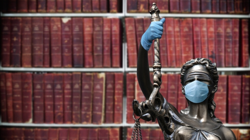 Общо 64 души са съдиите и съдебните служители в системата