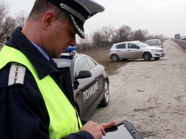 Вчера при движение по улица Садовска в Лом е спрян