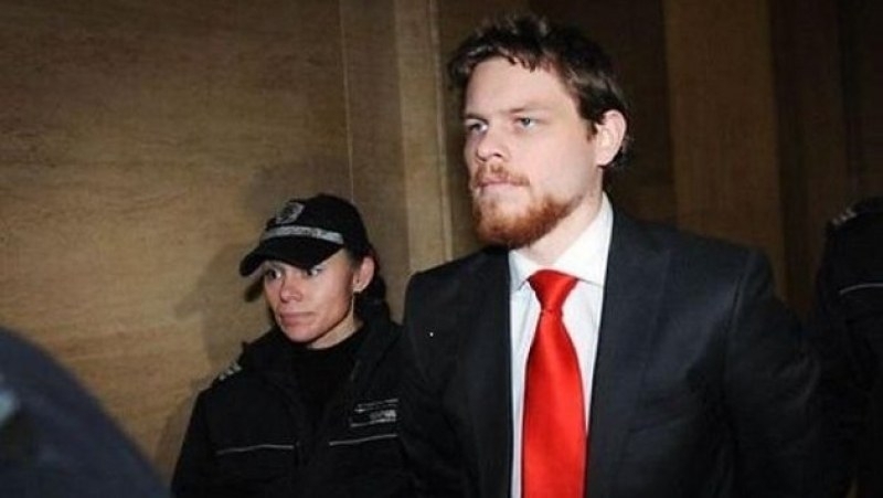 Джок Полфрийман трябва да работи за да изплати кръвнината си