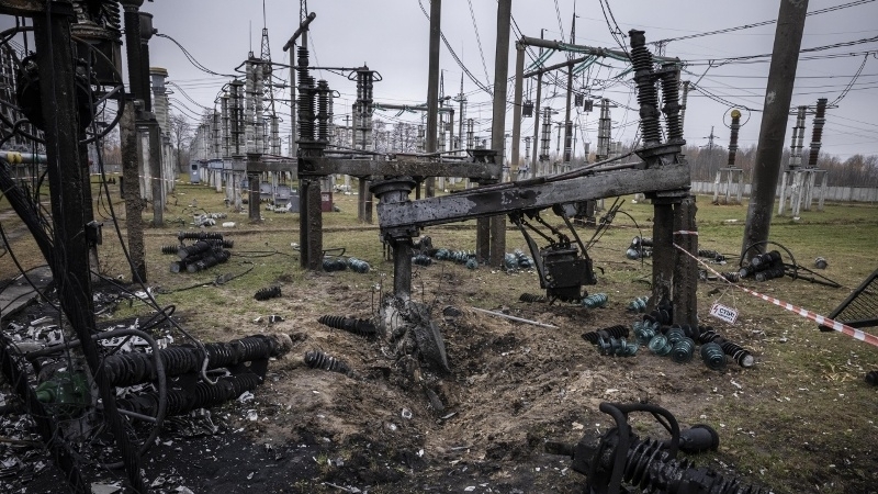 Руски ракетни удари са повредили почти половината енергийна система на