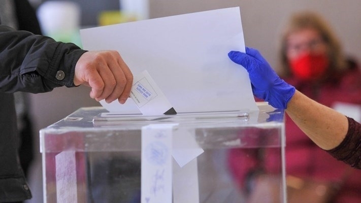 При рекордния брой секции в Турция гласуването върви по скоро вяло