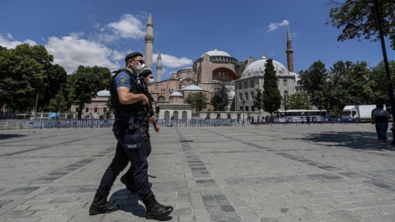 Турските сили за сигурност задържаха един от лидерите на терористичната
