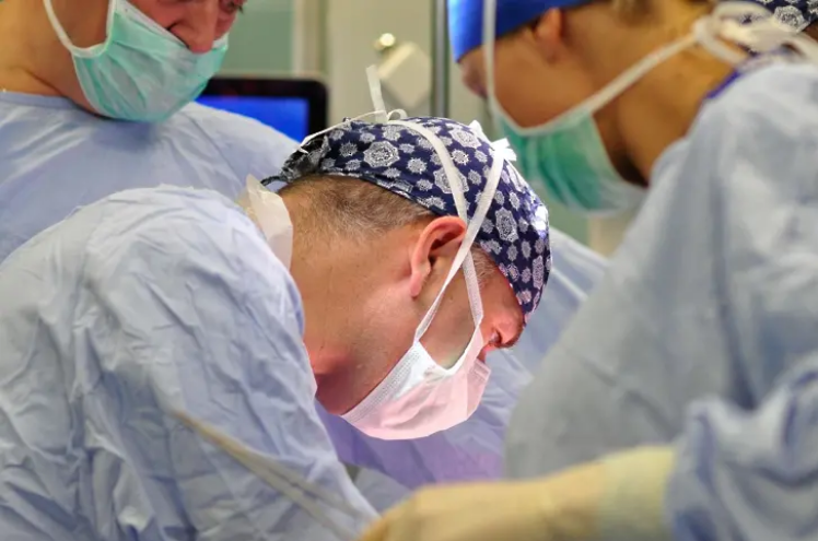 Случаите на рак може да скочат с 77 до 2050