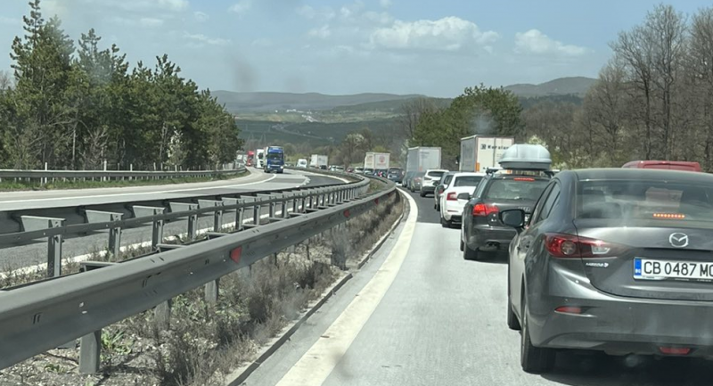 Засилен е трафикът в последния почивен ден за празниците На