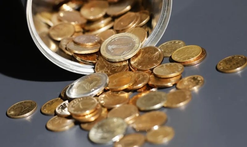 Опашките пред чейндж бюрата машините за монети БНБ и големите