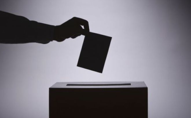 Избирателната система позволя и определя в парламента да има между