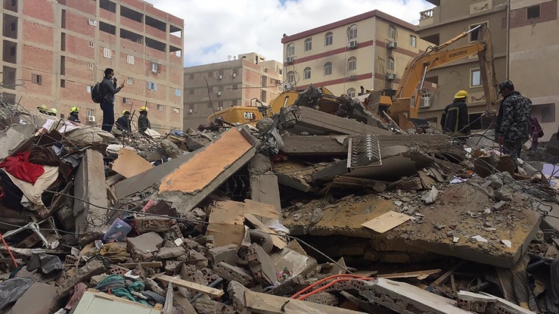 Многоетажна сграда рухна в египетската столица Кайро При инцидента загинаха