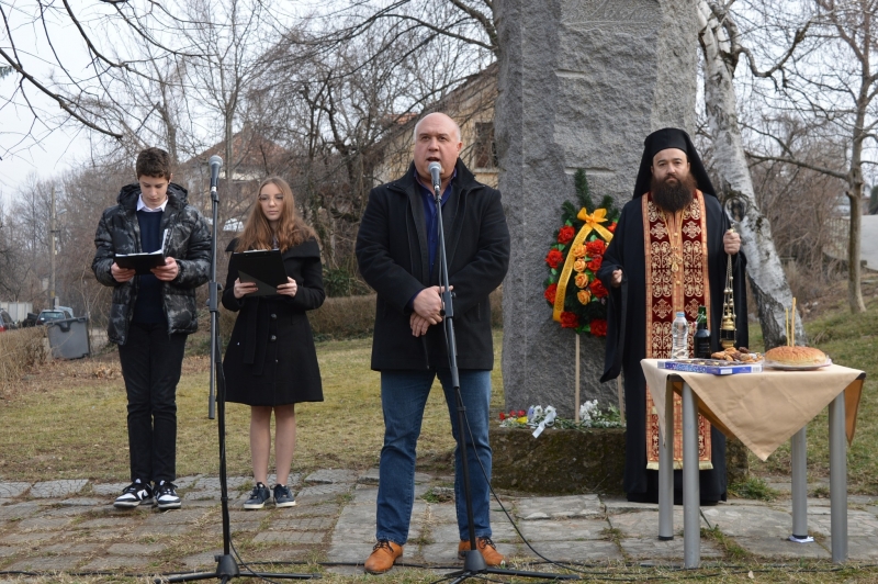 Всеки народ има своите герои Във вековната история на България