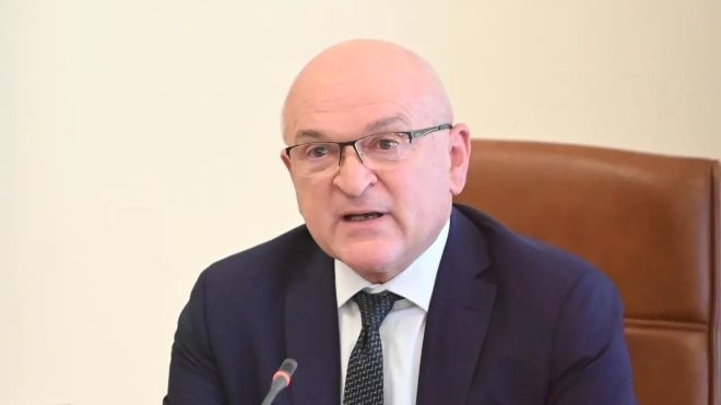 Председателят на Сметната палата Димитър Главчев проверява служебния премиер Главчев?