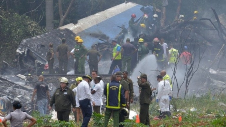 Пътнически самолет Боинг 737 се е разбил малко след излетането