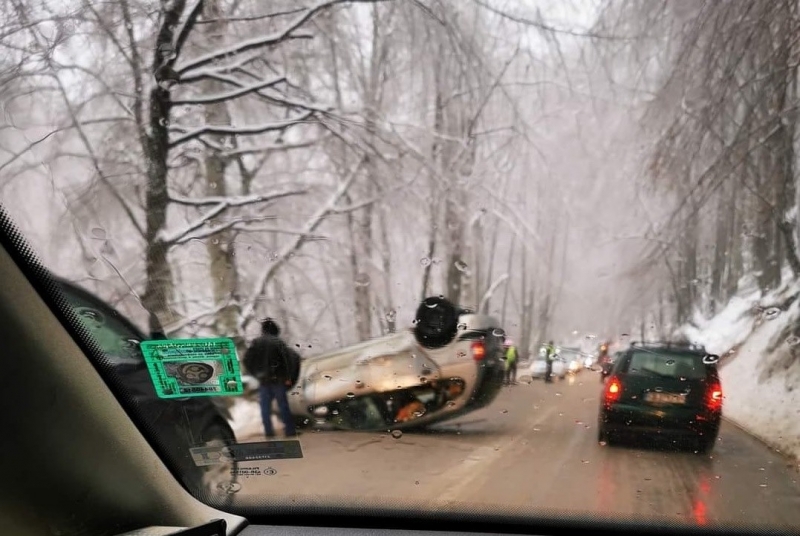 Пътен инцидент е станал на прохода "Петрохан", научи агенция BulNews.
