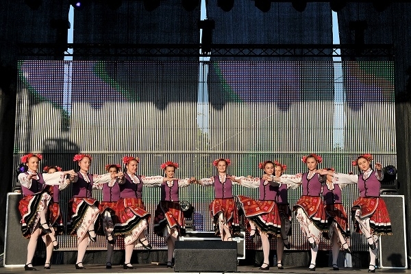 Танцов ансамбъл Младост към Общински младежки дом Монтана ще вземе участие