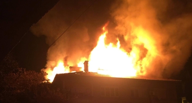 Пожар вилня в ромската махала на белослатинско село предадоха от