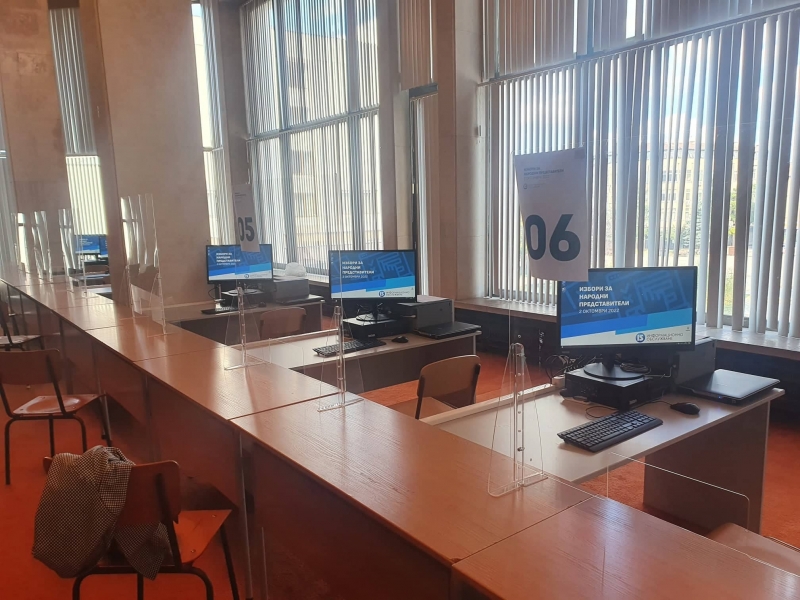 Куриоз в РИК-Враца! Членове на изборна секция в Бяла Слатина си тръгнаха с протоколите, върнаха ги с полиция