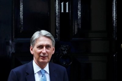 Британският кабинет ще проверява министъра по въпросите на международната търговия