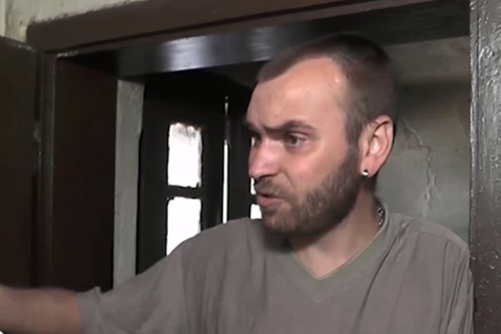 Майка живее и гледа двамата си болни сина с 400 лева