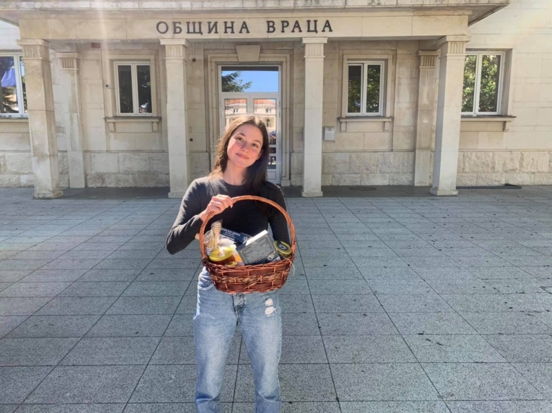 Няколко човека спечелиха награди от томболата на Фермерския пазар във