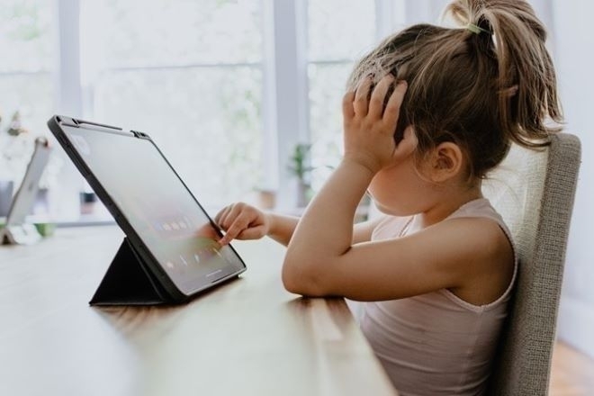 Сигналите за онлайн престъпления над деца доближават рекордните 300 000