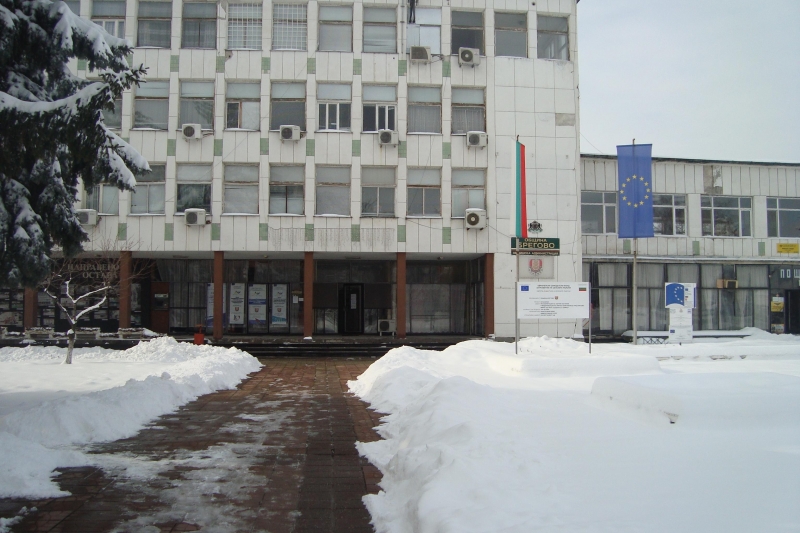 С финансиране от прокуратура на република България в сградата на