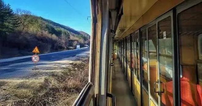 Голямото пътуване за празниците започна Извънредни автобуси и влакове ще