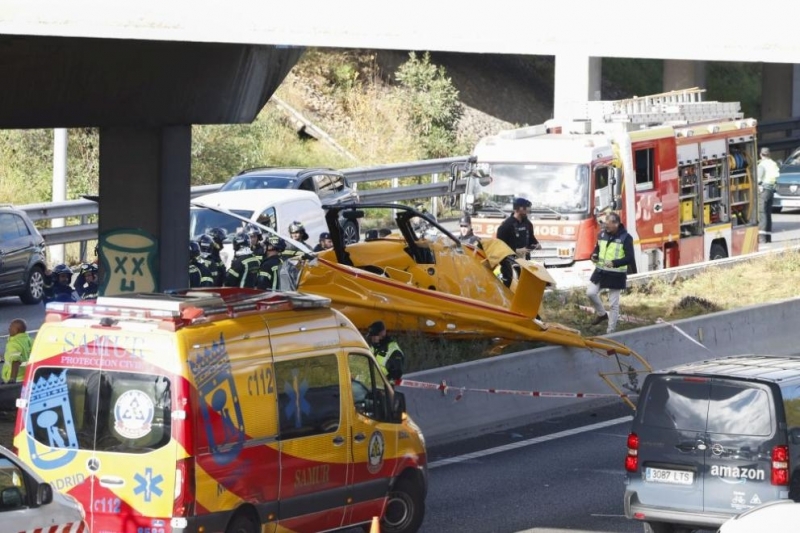 Хеликоптер се разби на околовръстния път в Мадрид /снимки/