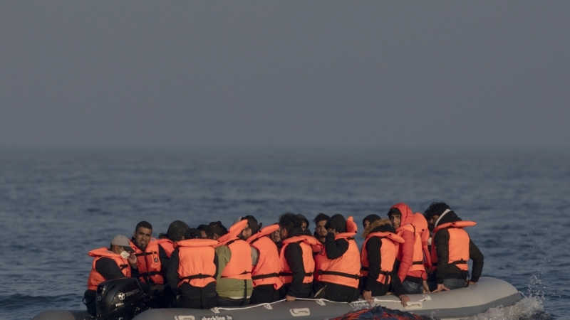 Лодка с мигранти потъна край гръцкия остров Евия рано във